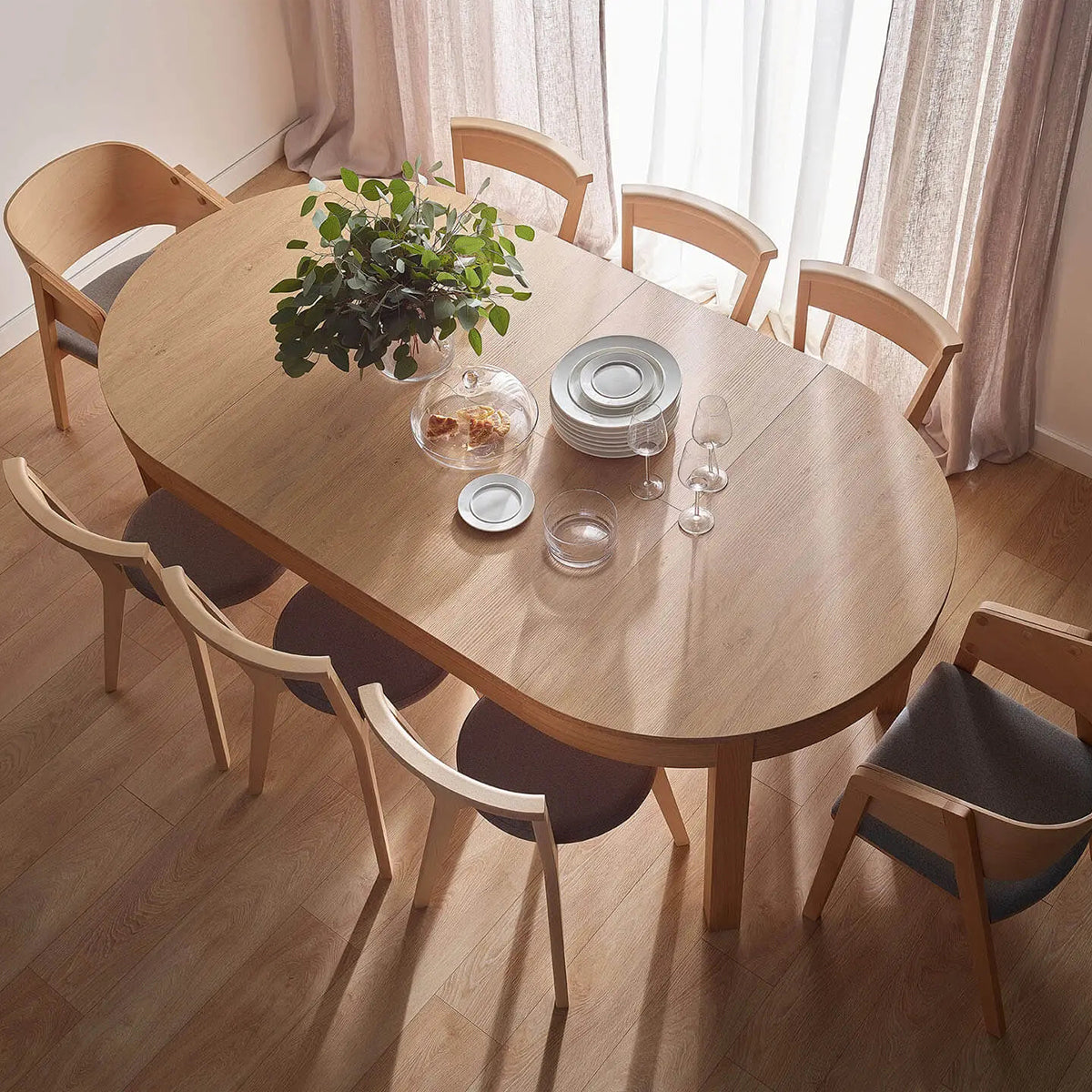 Кругла продолжна маса Simple