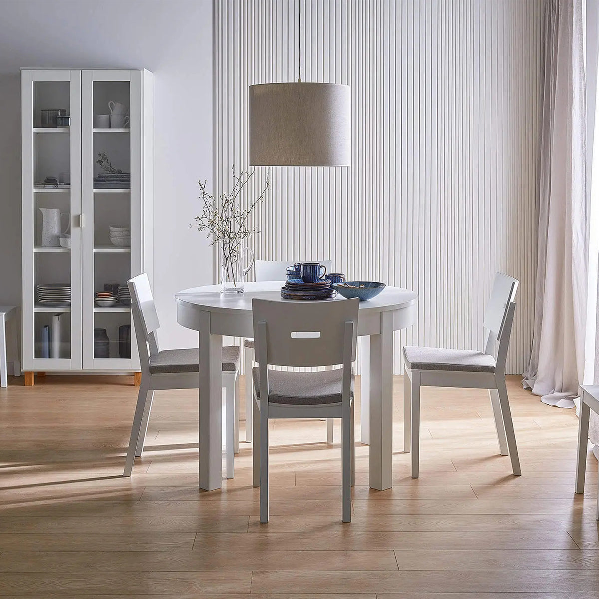 Кругла продолжна маса Simple