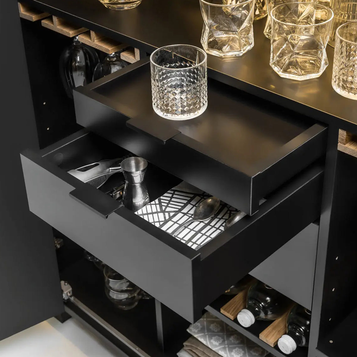 Ормар за алкохол Simple