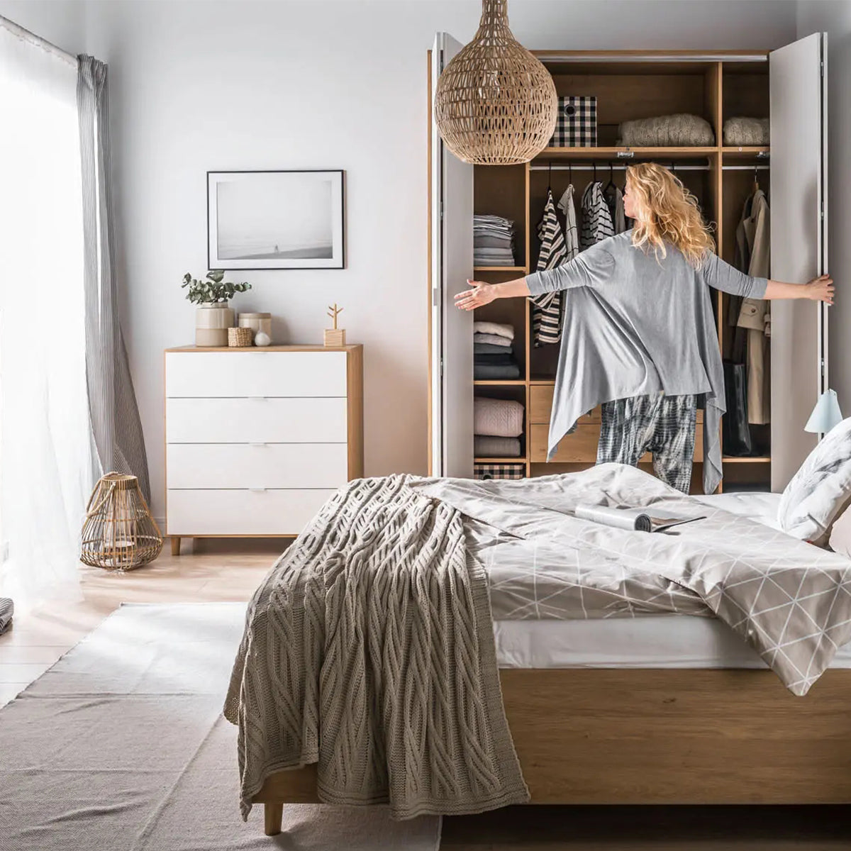 Гардероба со фиоки Simple