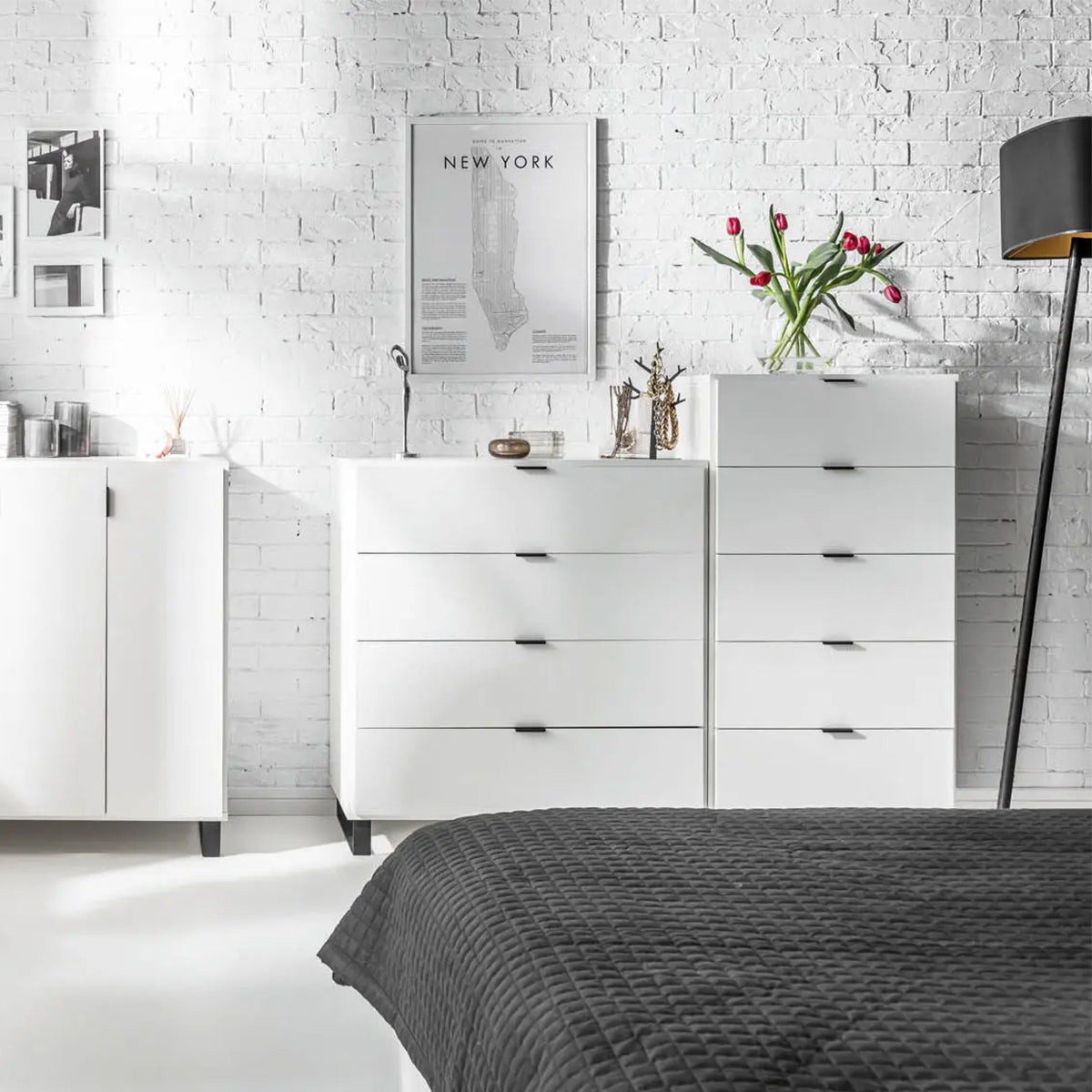 Тесен ормар Simple