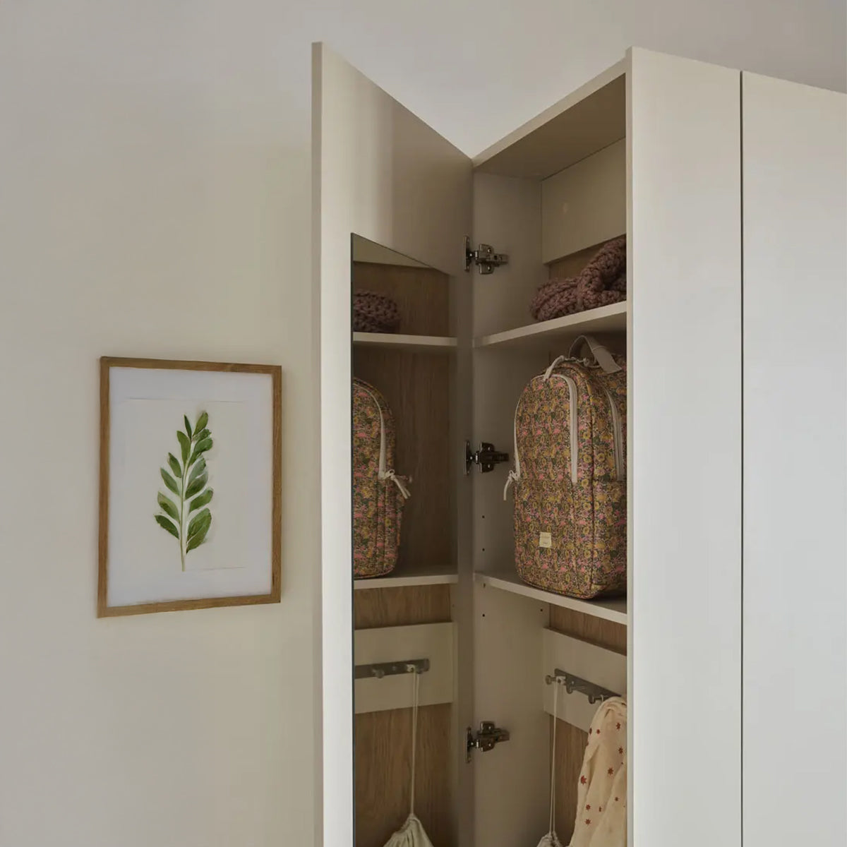 Странски гардероб STOR