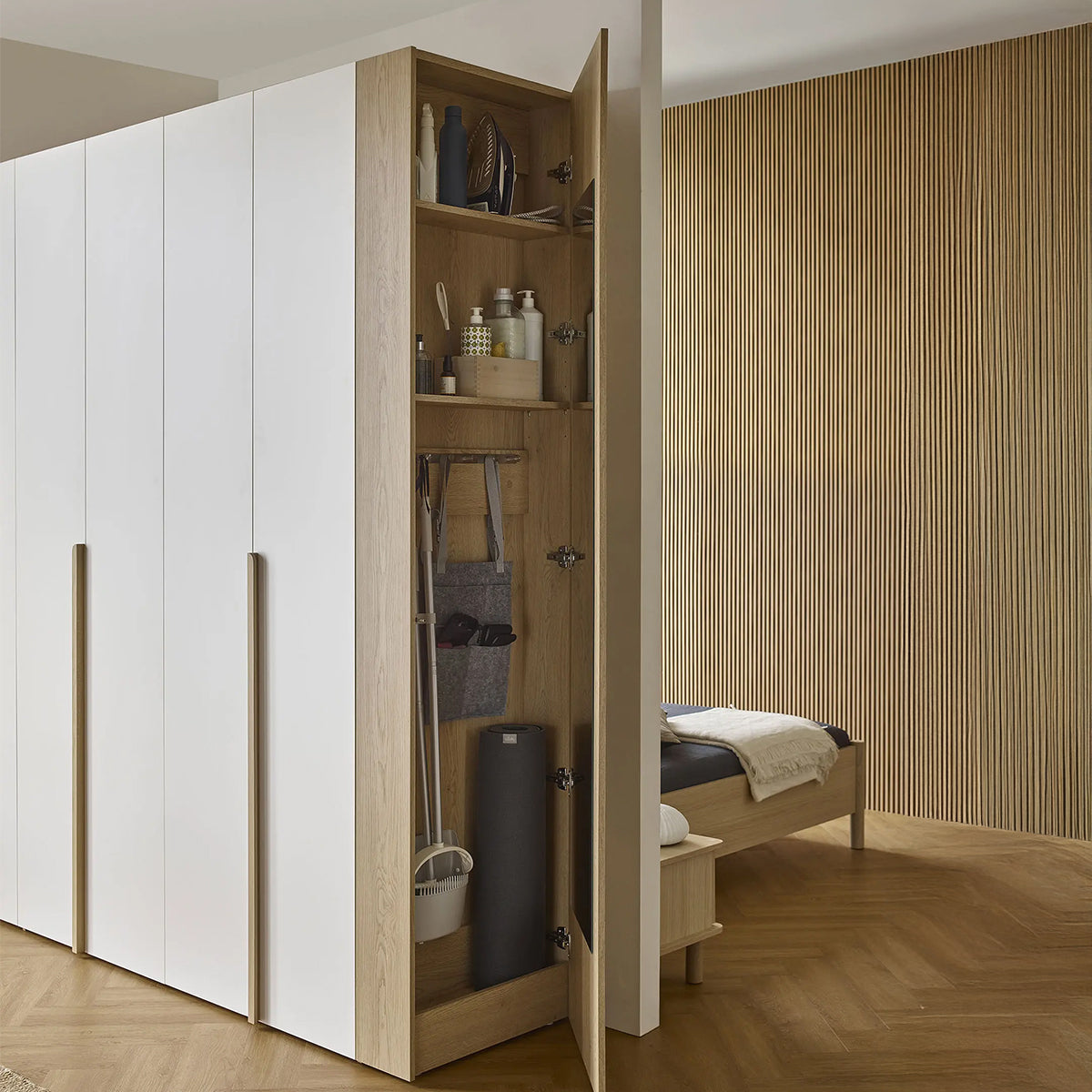 Странски гардероб STOR