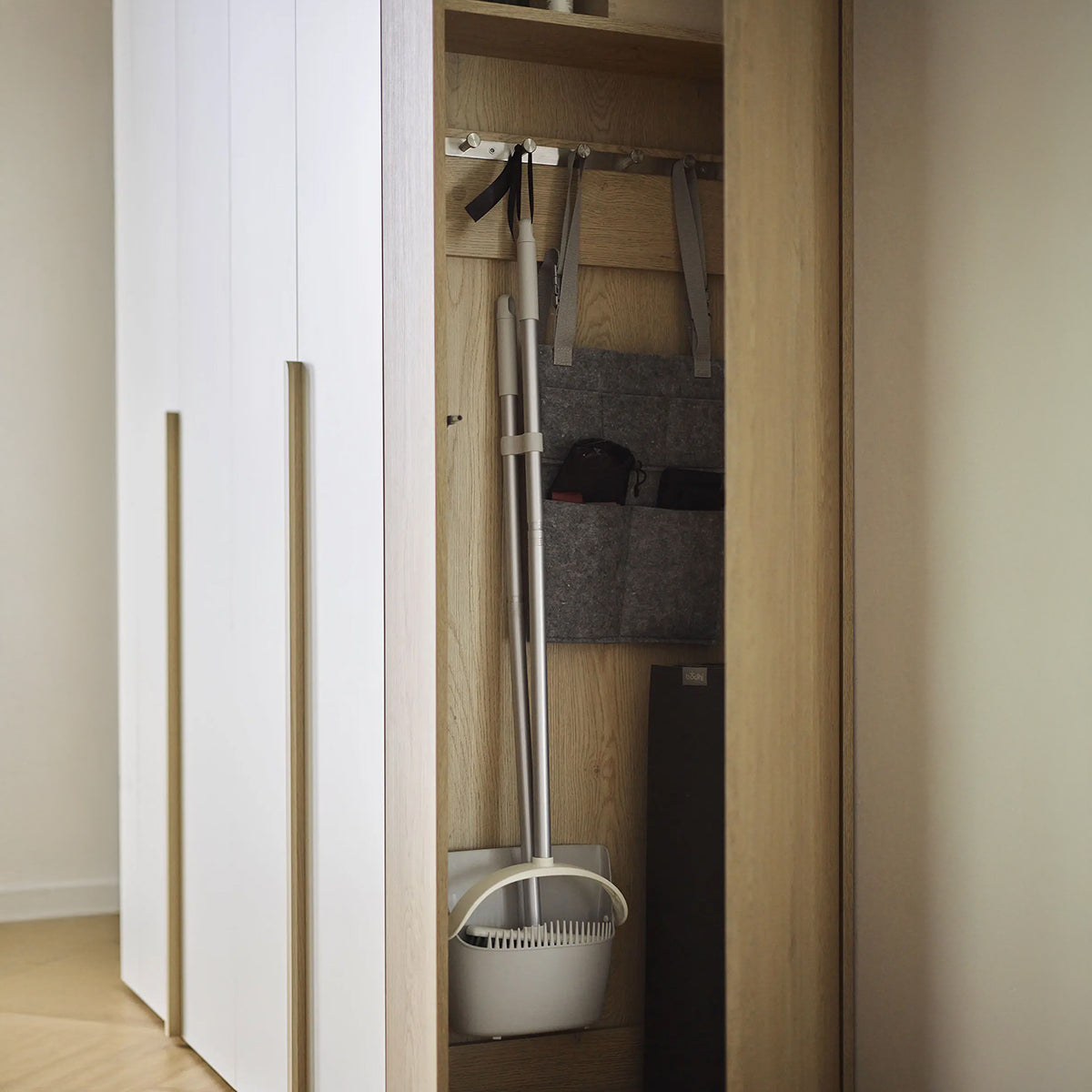 Странски гардероб STOR